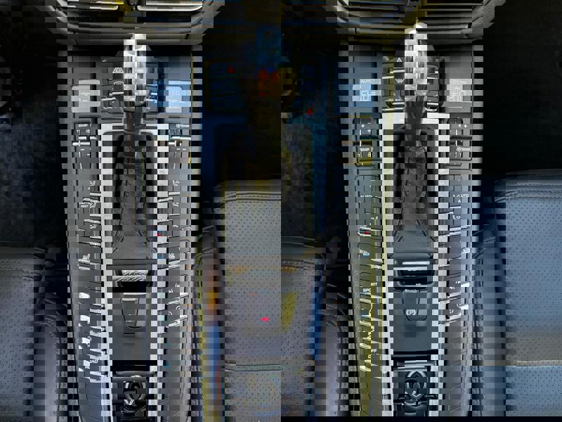 Image Porsche 慍慣⁮吨灹㤠䈵⠩ㄱ㈮㄰ⴳ⤾ 2.0 Phase 2 245 PDK7 PDLS+ TO GPS Caméra Carplay Sièges cuir élec à mémoires 18 positions chauffants